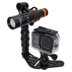GoPro HERO12 Kit de buceo con cámara de acción impermeable con vídeo UHD 5.3K60, fotos HDR de 27 MP, paquete con carcasa protectora, paquete de luz de vídeo, bandeja para cámara, doble clip, tarjeta microSD de 64 GB (Hero12) - imagen 5